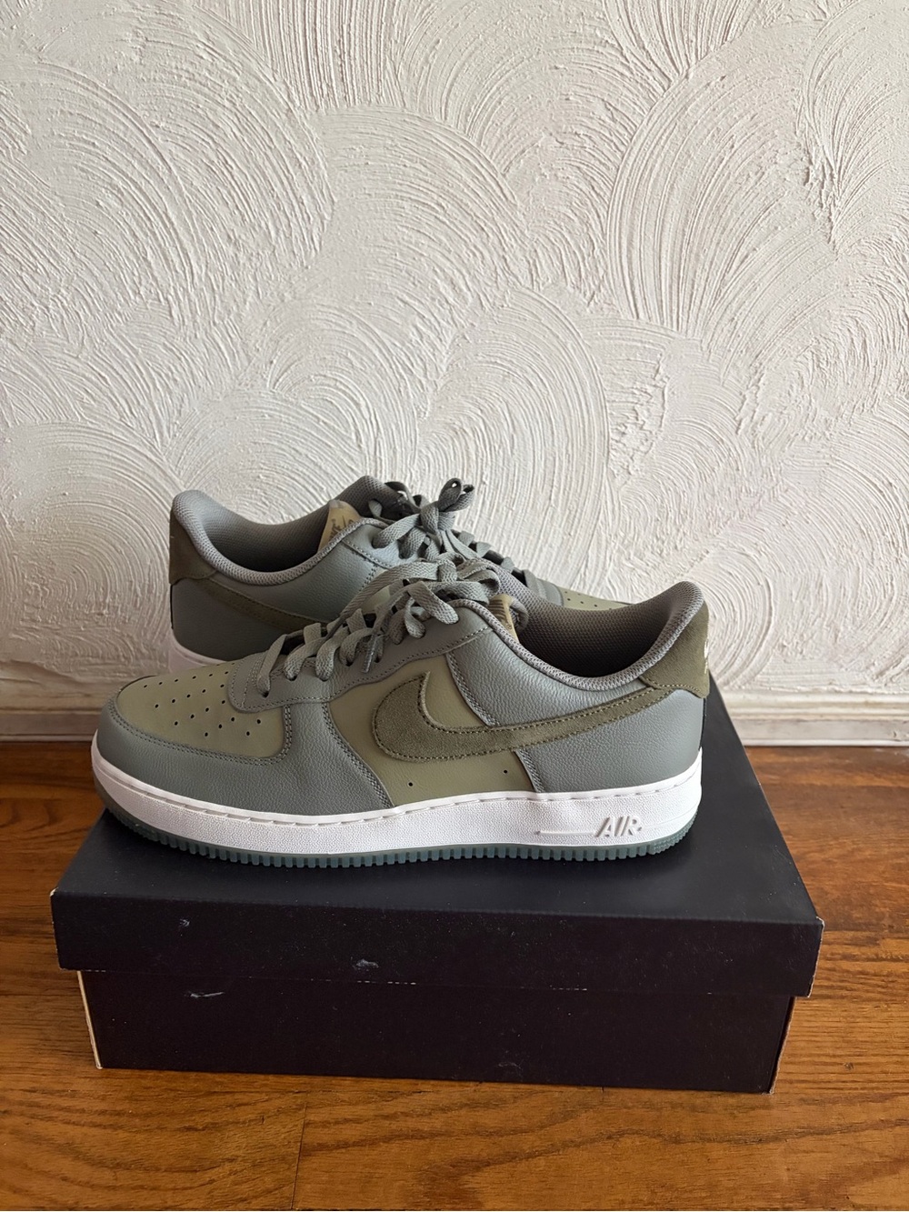 Nike Air Force 1 ’07 LV8 Dark Stucco Medium Olive